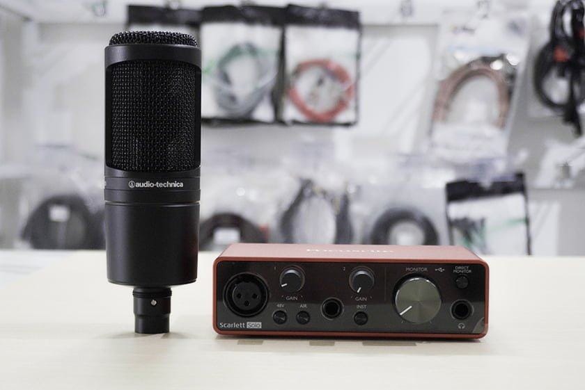 Combo Focusrite solo gen 3 mic at2020 1 Sound card solo gen 3 mic at2020